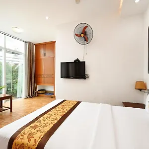 3* ホテル Queen Saigon Airport